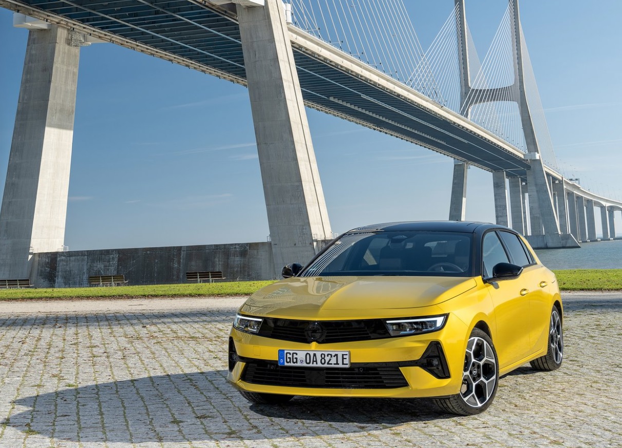 2022 Yeni Opel Astra İncelemesi: Teknik ve Donanım Özellikleri!