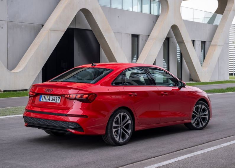 2024 Audi Yeni A3 Sedan Sedan 1.5 TFSI (150 HP) S Line S-Tronic Özellikleri - arabavs.com