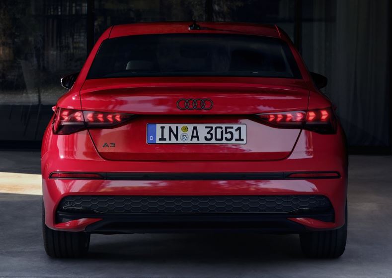 2024 Audi Yeni A3 Sedan Sedan 1.5 TFSI (150 HP) Advanced S-Tronic Özellikleri - arabavs.com