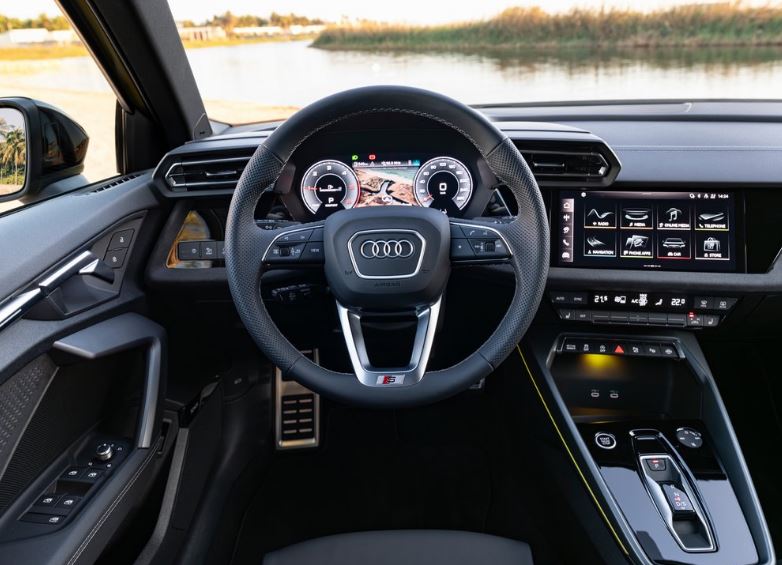 2024 Audi Yeni A3 Hatchback 5 Kapı 1.5 TFSI (150 HP) Allstreet S-Tronic Özellikleri - arabavs.com