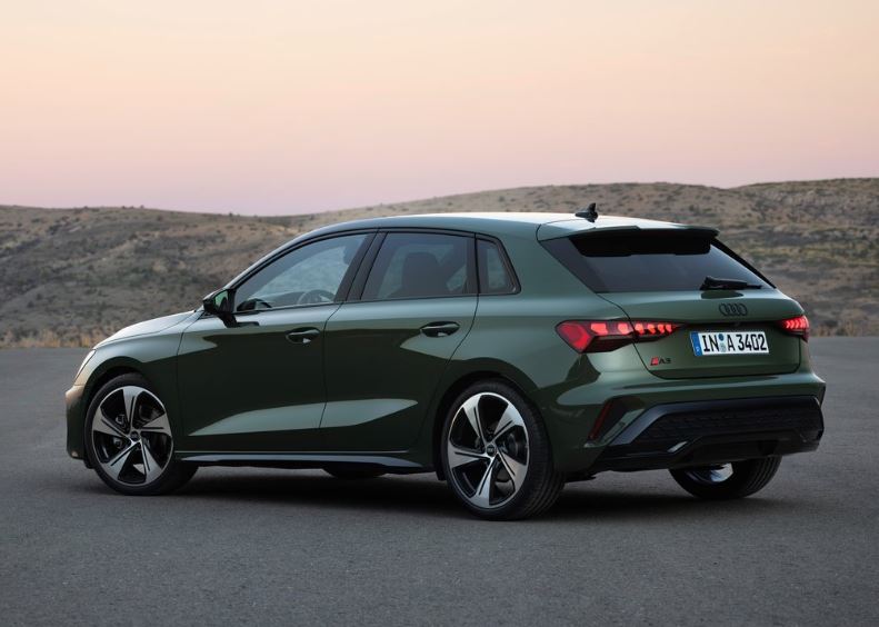 2024 Audi Yeni A3 Hatchback 5 Kapı 1.5 TFSI (150 HP) S Line S-Tronic Özellikleri - arabavs.com