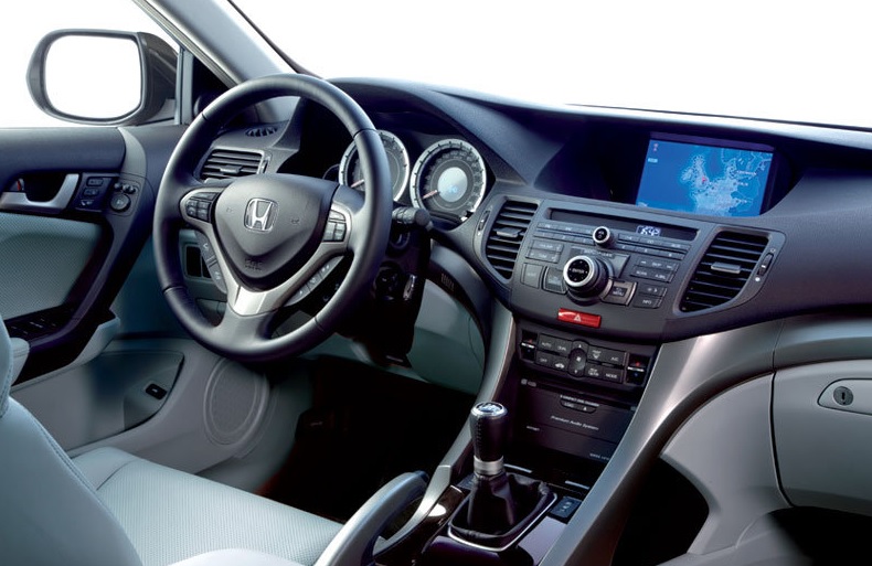 2013 Honda Accord Sedan 2.0 (156 HP) Executive AT Özellikleri - arabavs.com