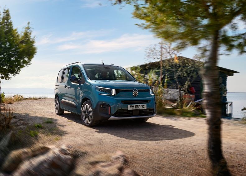 2025 Citroen Berlingo Mpv 1.5 BlueHDi (130 HP) Plus EAT Özellikleri - arabavs.com