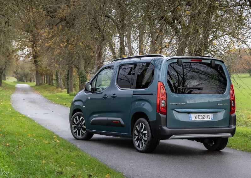 2025 Citroen Berlingo Mpv 1.5 BlueHDi (130 HP) Plus EAT Özellikleri - arabavs.com