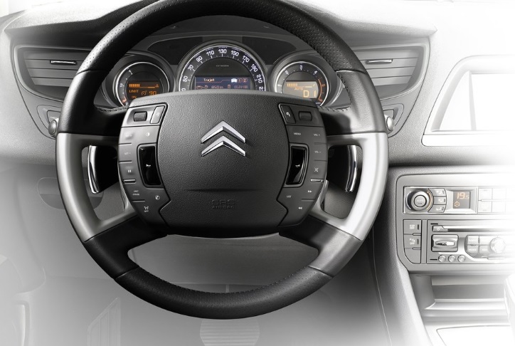2014 Citroen C5 Sedan 1.6 eHDi (115 HP) Exclusive MCP Özellikleri - arabavs.com