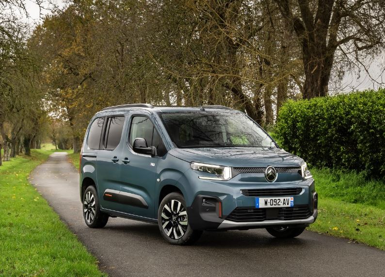 2026 Citroen Berlingo Mpv 1.5 BlueHDi (130 HP) Max EAT Özellikleri - arabavs.com