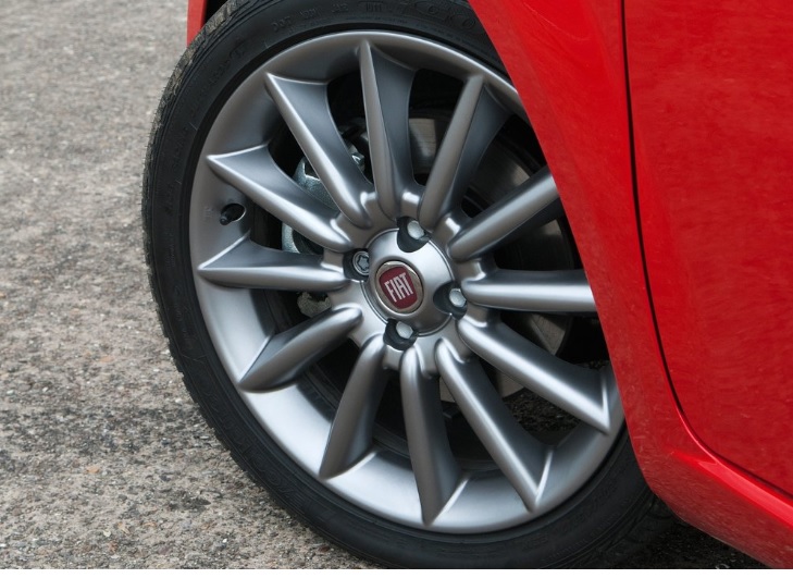 2015 Fiat Punto Hatchback 5 Kapı 1.4 (77 HP) Popstar Manuel Özellikleri - arabavs.com
