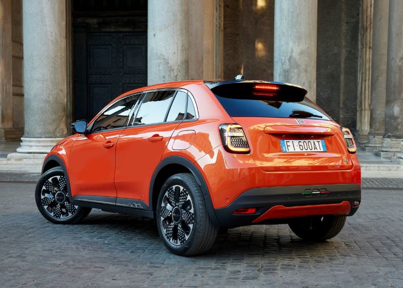 2025 Fiat 600 SUV 1.2 Hibrit (136 HP) Urban eDCT Özellikleri - arabavs.com