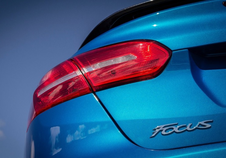 2015 Ford Focus Sedan 1.6i (125 HP) Titanium Manuel Özellikleri - arabavs.com