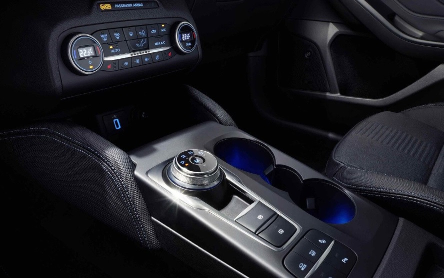 2018 Ford Yeni Focus Sedan 1.5 TDCI (120 HP) Trend X Otomatik Özellikleri - arabavs.com