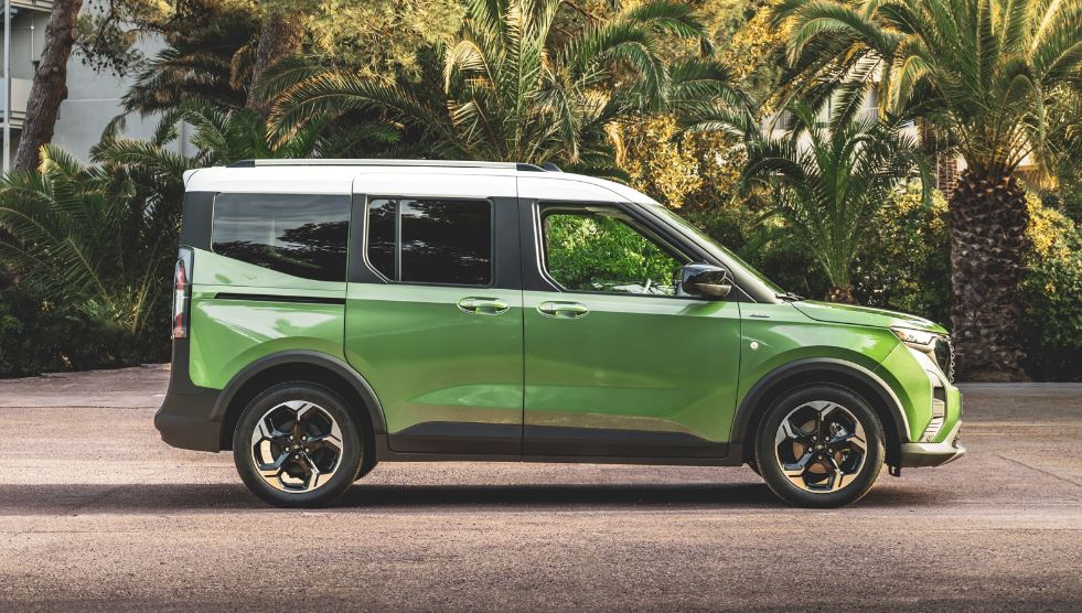 2026 Ford Tourneo Courier 1.0 125 HP Deluxe Manuel Özellikleri - arabavs.com