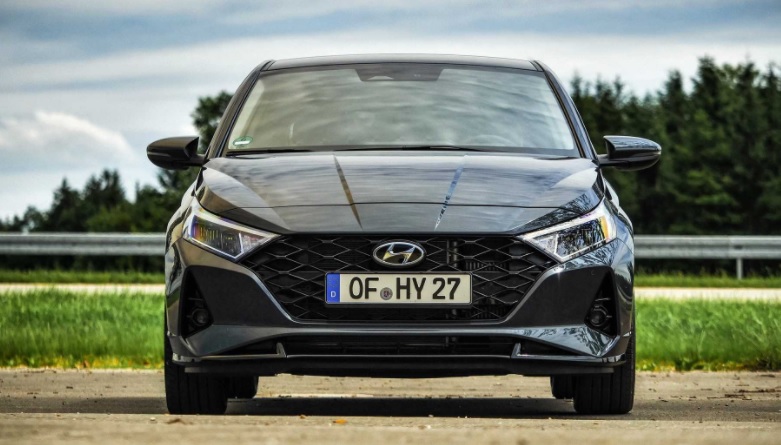 2025 Hyundai i20 1.0 TGDI Elite Karşılaştırması