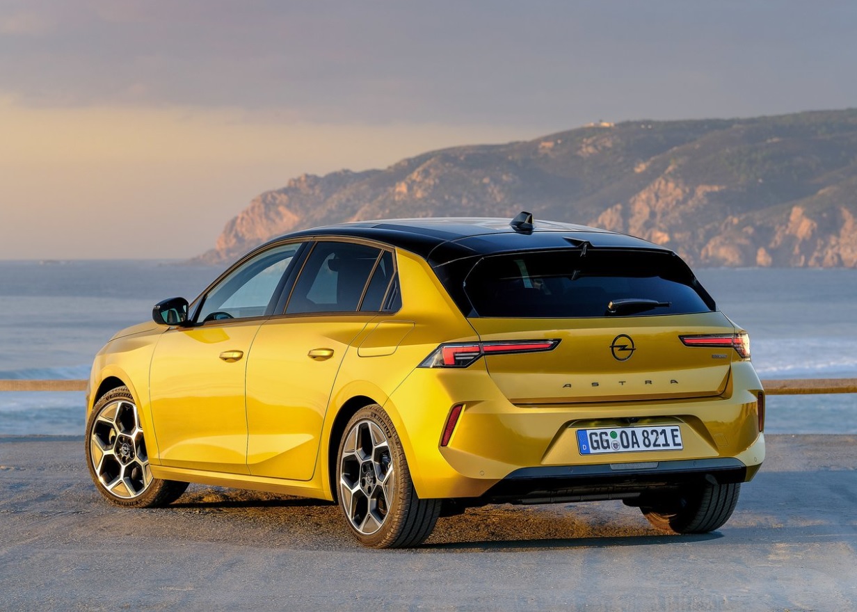 2023 Opel Astra Hatchback 5 Kapı 1.5 Dizel (130 HP) Edition AT Özellikleri - arabavs.com