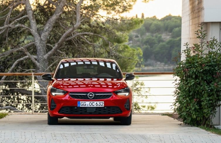 2022 Opel Corsa Hatchback 5 Kapı 1.2 (75 HP) Essential Manuel Özellikleri - arabavs.com