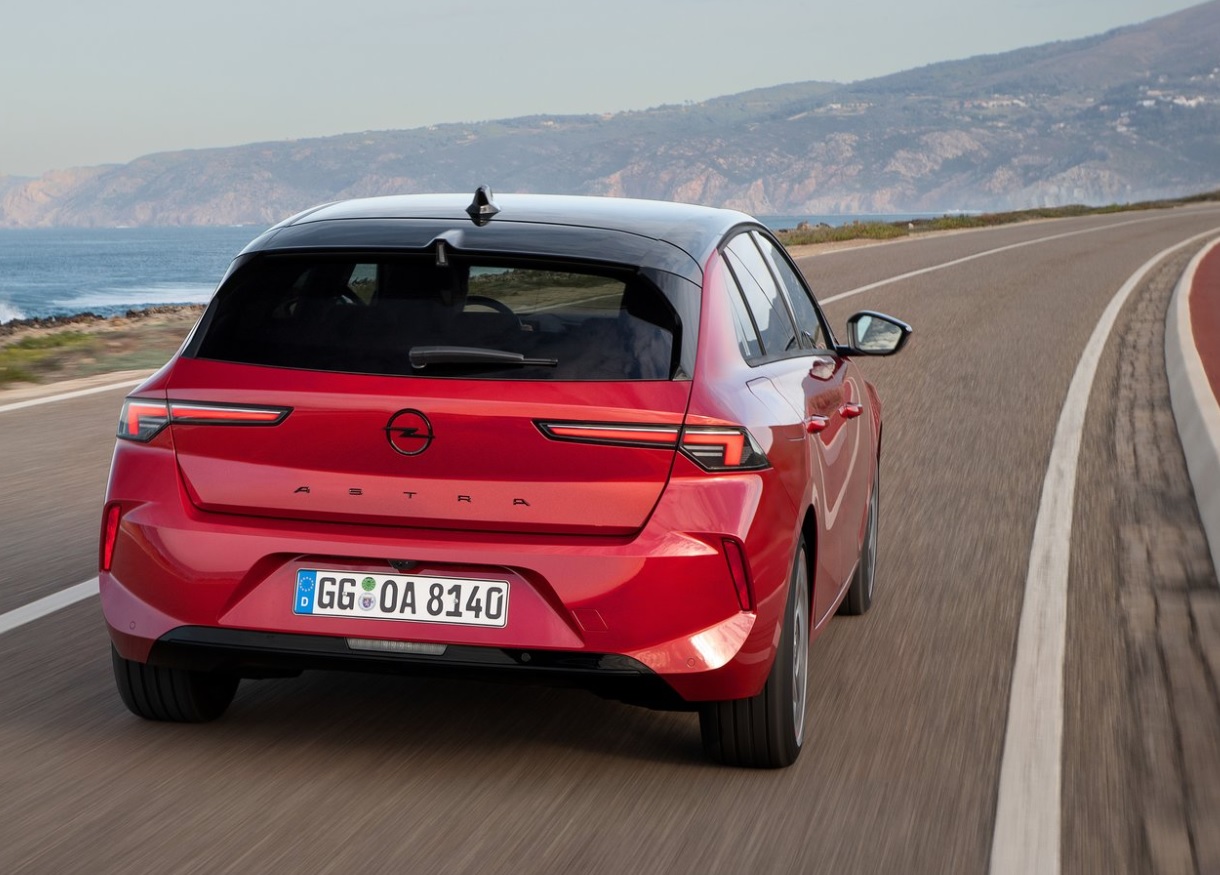 2023 Opel Astra Hatchback 5 Kapı 1.2 Turbo (130 HP) Edition AT Özellikleri - arabavs.com