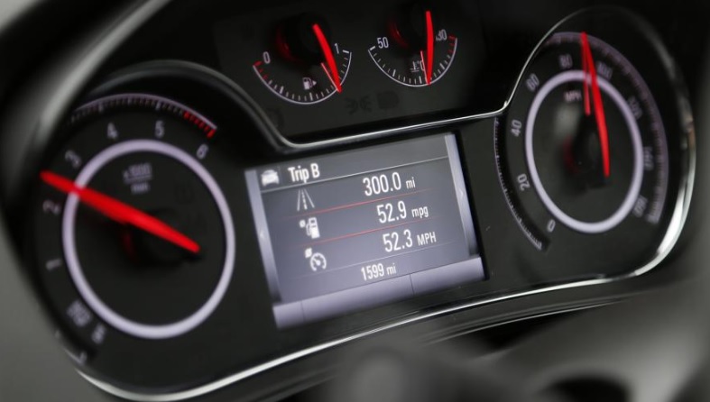 2015 Opel Insignia Sedan 1.6 CDTI (136 HP) Business AT Özellikleri - arabavs.com