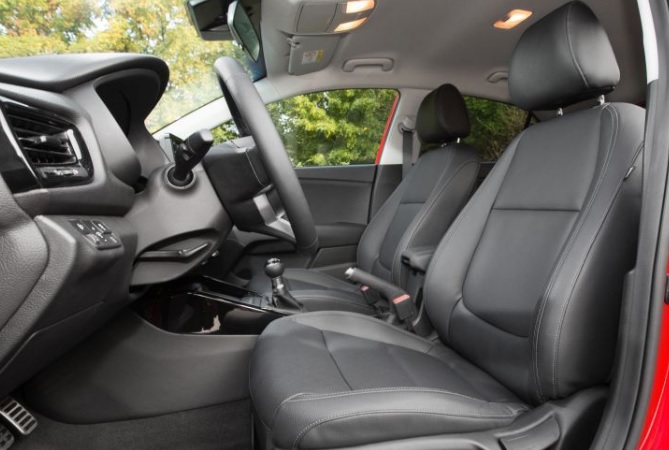 2017 Kia Rio Hatchback 5 Kapı 1.4 (100 HP) Comfort AT Özellikleri - arabavs.com