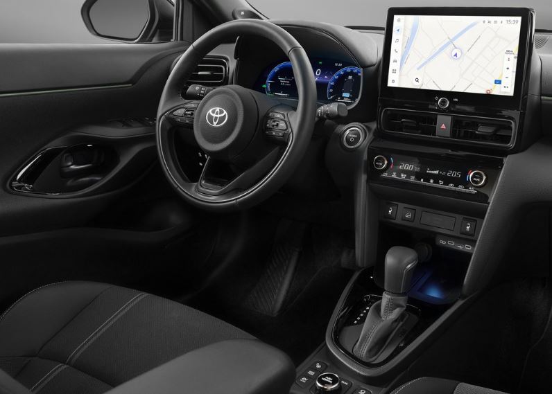 2026 Toyota Yaris Cross SUV 1.5 Hybrid (130 HP) Flame e-CVT Özellikleri - arabavs.com