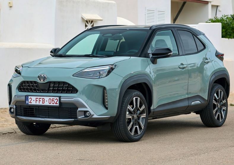 2026 Toyota Yaris Cross SUV 1.5 Hybrid (130 HP) Flame e-CVT Özellikleri - arabavs.com