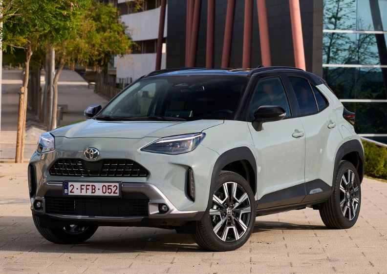2026 Toyota Yaris Cross SUV 1.5 Hybrid (130 HP) Flame e-CVT Özellikleri - arabavs.com