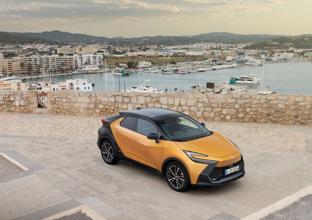 2025 Toyota C-HR Crossover 1.8 Hybrid (95 HP) Passion X-Style e-CVT Özellikleri - arabavs.com