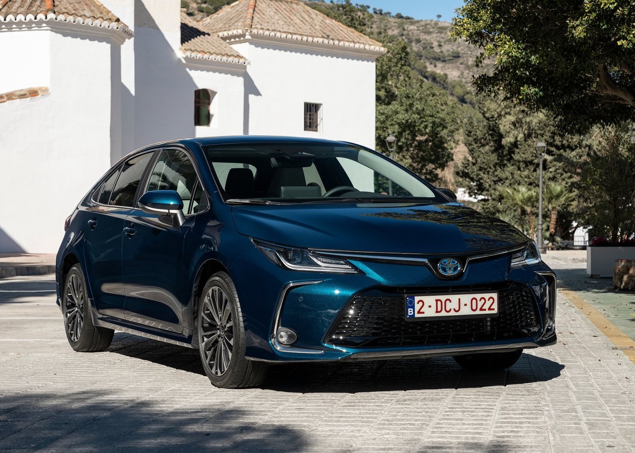 2026 Toyota Corolla 1.8 Hybrid 98 HP Passion X Pack e-CVT Özellikleri - arabavs.com