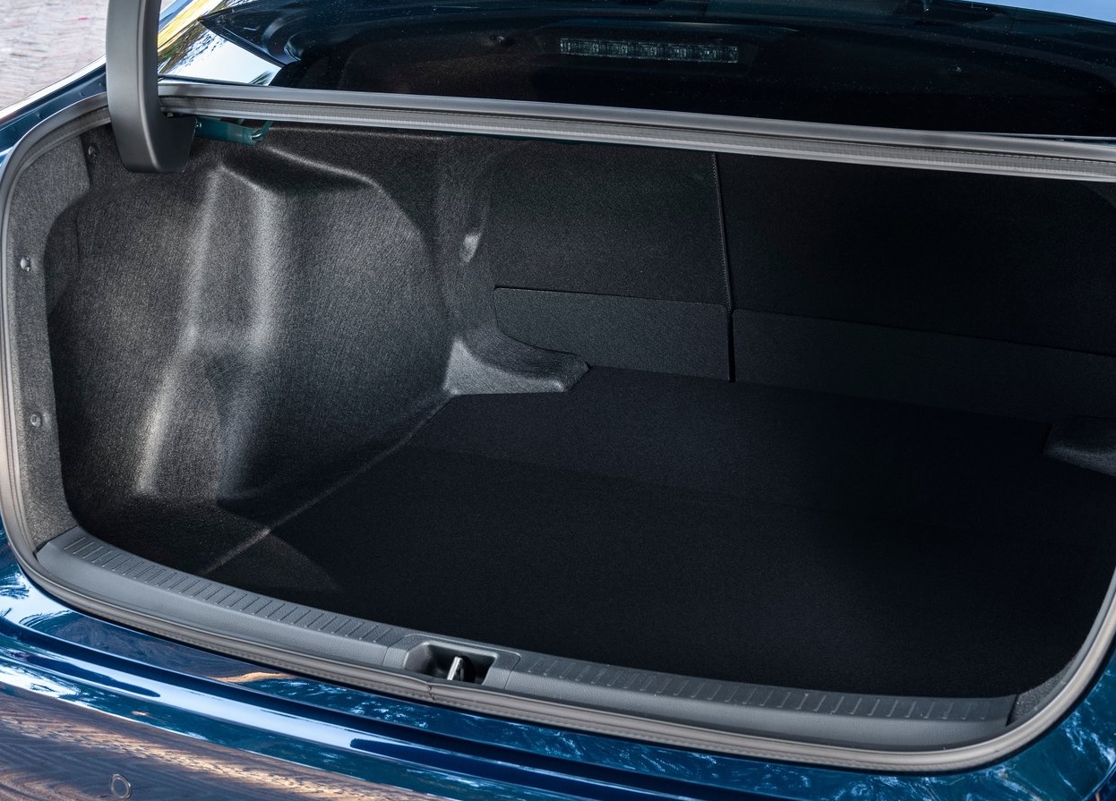 2026 Toyota Corolla Sedan 1.8 Hybrid (98 HP) Passion X Pack e-CVT Özellikleri - arabavs.com