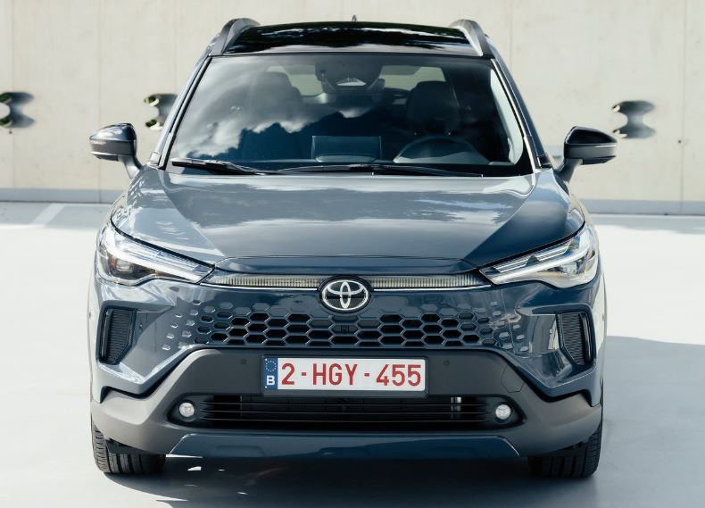 2026 Toyota Corolla Cross SUV 1.8 Hybrid (140 HP) Flame e-CVT Özellikleri - arabavs.com