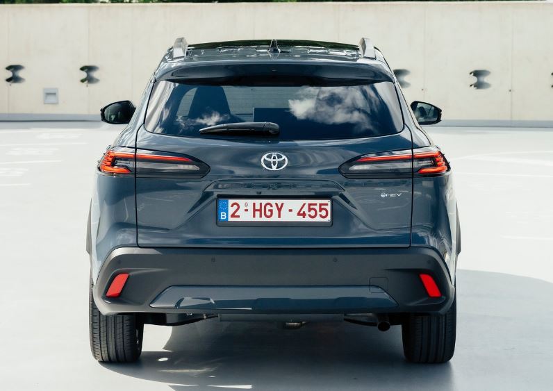 2026 Toyota Corolla Cross SUV 1.8 Hybrid (140 HP) Flame e-CVT Özellikleri - arabavs.com