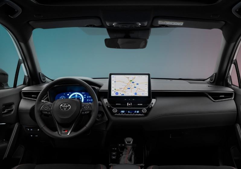 2026 Toyota Corolla Cross SUV 1.8 Hybrid (140 HP) Flame e-CVT Özellikleri - arabavs.com