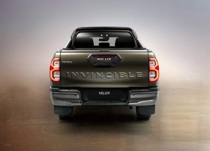 2020 Toyota Hilux Pick Up 2.4 4x4 (150 HP) Adventure Manuel Özellikleri - arabavs.com