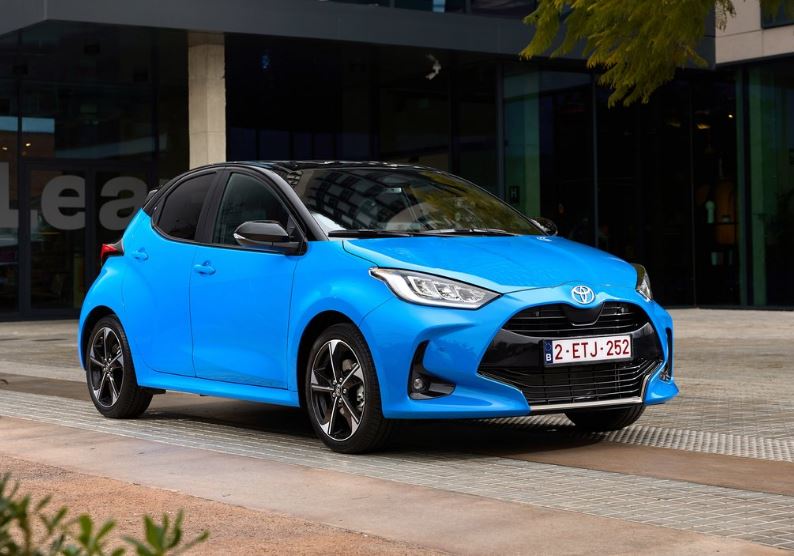 2024 Toyota Yaris Hatchback 5 Kapı 1.5 Hibrit (116 HP) Flame e-CVT Özellikleri - arabavs.com