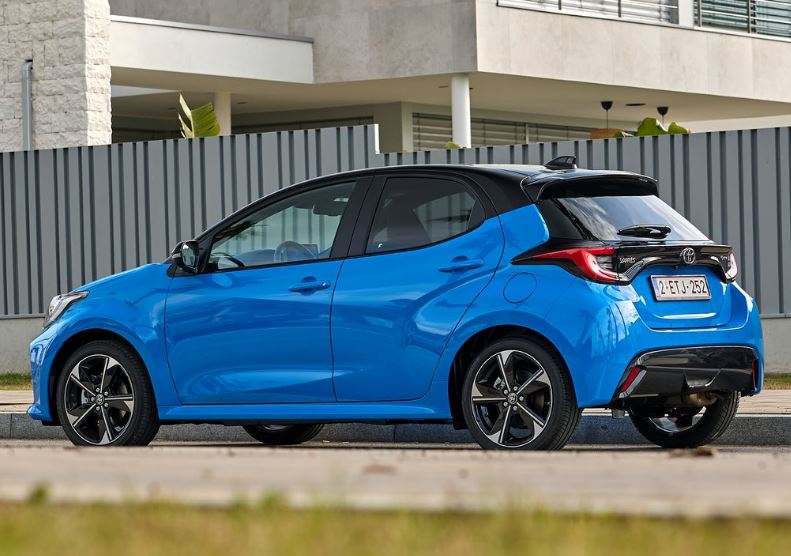 2024 Toyota Yaris Hatchback 5 Kapı 1.5 Hibrit (130 HP) Passion X-Pack e-CVT Özellikleri - arabavs.com