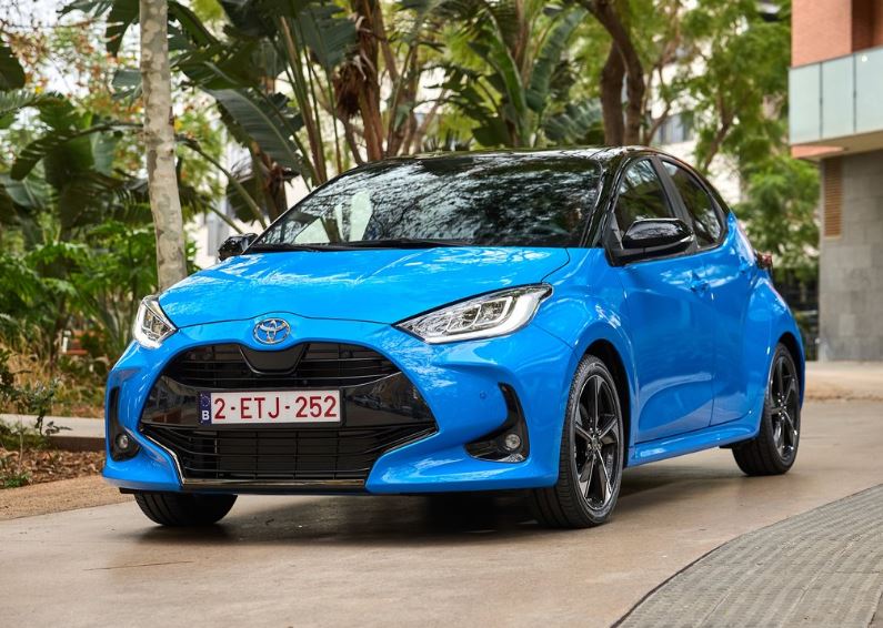 2024 Toyota Yaris Hatchback 5 Kapı 1.5 Hibrit (116 HP) Flame e-CVT Özellikleri - arabavs.com