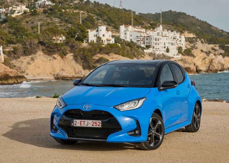 2024 Toyota Yaris Hatchback 5 Kapı 1.5 Hibrit (130 HP) Passion X-Pack e-CVT Özellikleri - arabavs.com