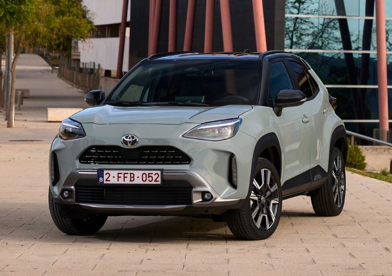 2024 Toyota Yaris Cross SUV 1.5 Hybrid (116 HP) Flame X-Pack e-CVT Özellikleri - arabavs.com