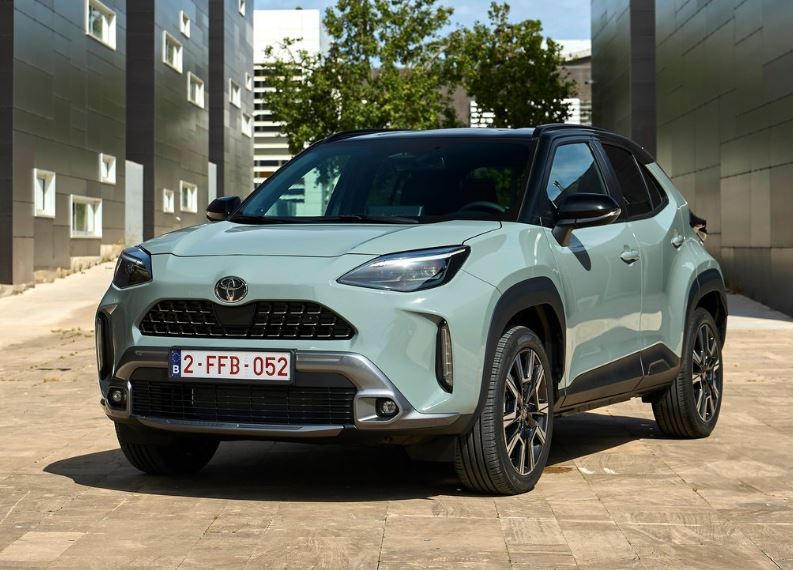 2024 Toyota Yaris Cross SUV 1.5 Hybrid (116 HP) Flame X-Pack e-CVT Özellikleri - arabavs.com