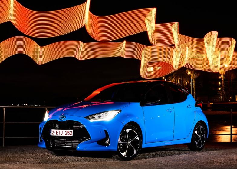 2025 Toyota Yaris Hatchback 5 Kapı 1.5 Hibrit (116 HP) Flame e-CVT Özellikleri - arabavs.com