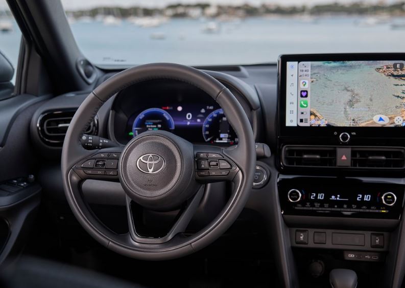 2025 Toyota Yaris Cross SUV 1.5 Hybrid (130 HP) Flame e-CVT Özellikleri - arabavs.com