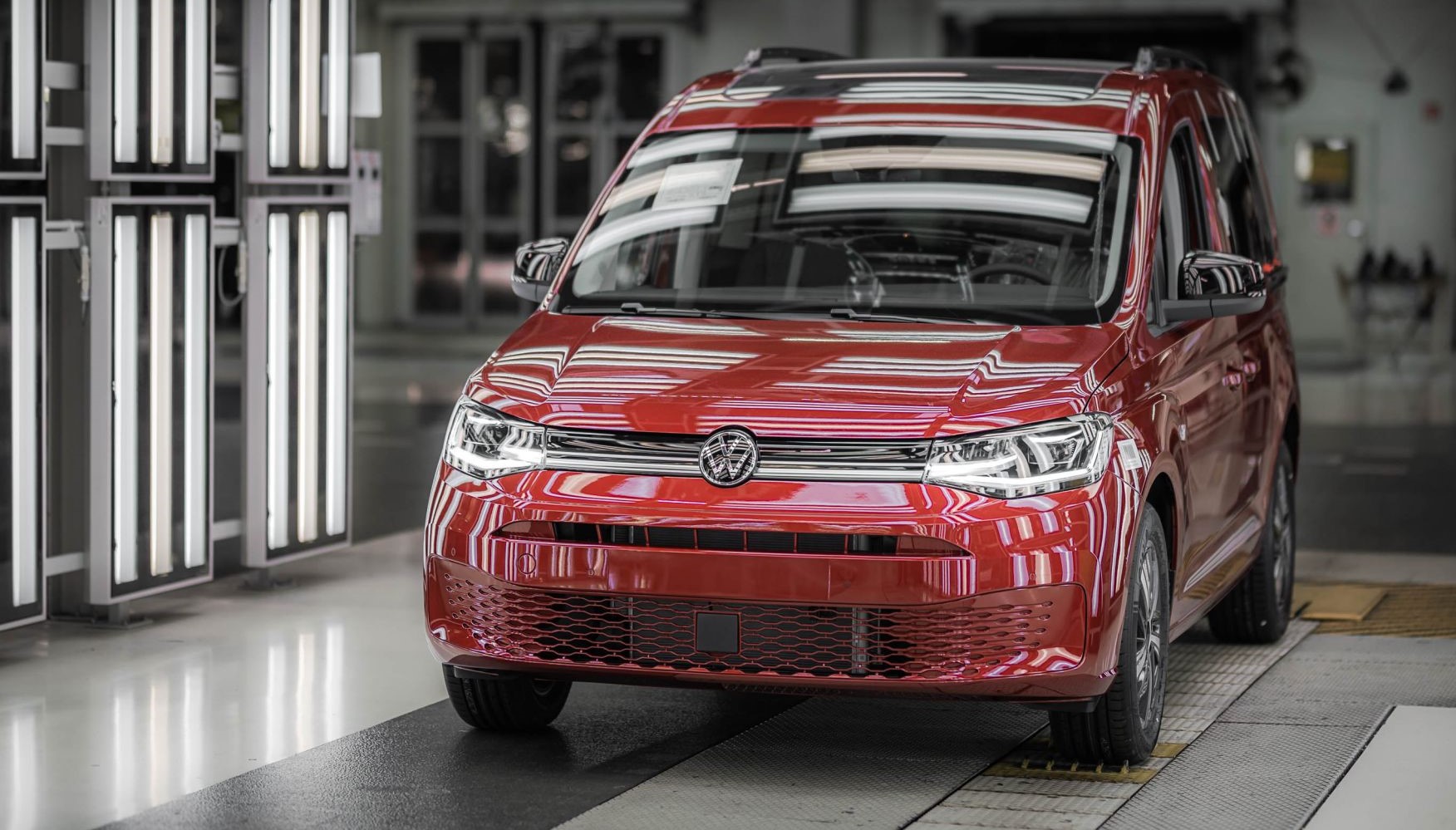 2021 Volkswagen Caddy 2.0 TDI Impression Karşılaştırması