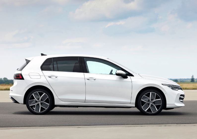 2026 Volkswagen Golf Hatchback 5 Kapı 1.5 eTSI (150 HP) Style DSG Özellikleri - arabavs.com