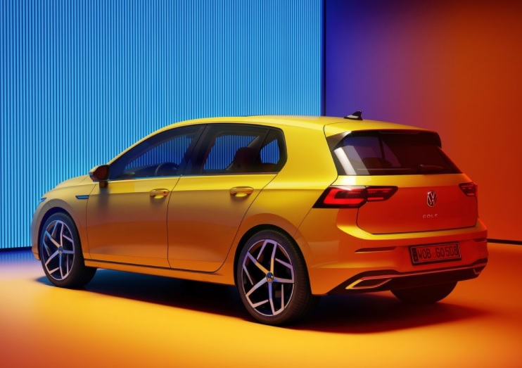 2022 Volkswagen Golf Hatchback 5 Kapı 1.0 eTSI (110 HP) R-Line DSG Özellikleri - arabavs.com