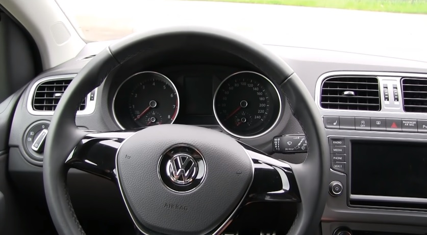 2016 Volkswagen Polo Hatchback 5 Kapı 1.2 TSI (90 HP) Allstar Manuel Özellikleri - arabavs.com