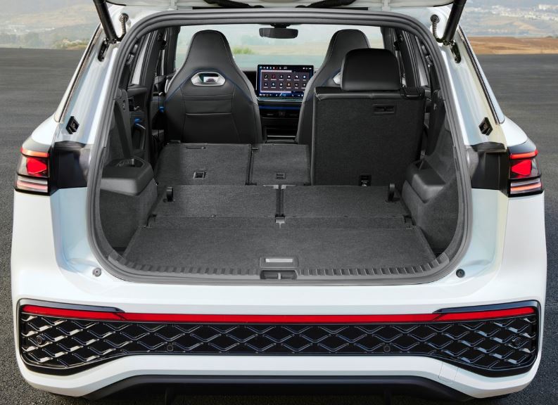 2026 Volkswagen Tayron SUV 1.5 eTSI (150 HP) Elegance DSG Özellikleri - arabavs.com