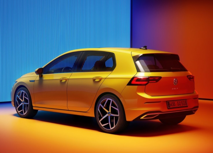 2023 Volkswagen Golf Hatchback 5 Kapı 1.5 eTSI (150 HP) R-Line DSG Özellikleri - arabavs.com