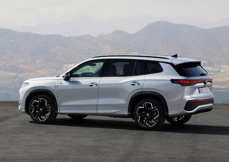 2026 Volkswagen Tayron SUV 1.5 eTSI (150 HP) Elegance DSG Özellikleri - arabavs.com