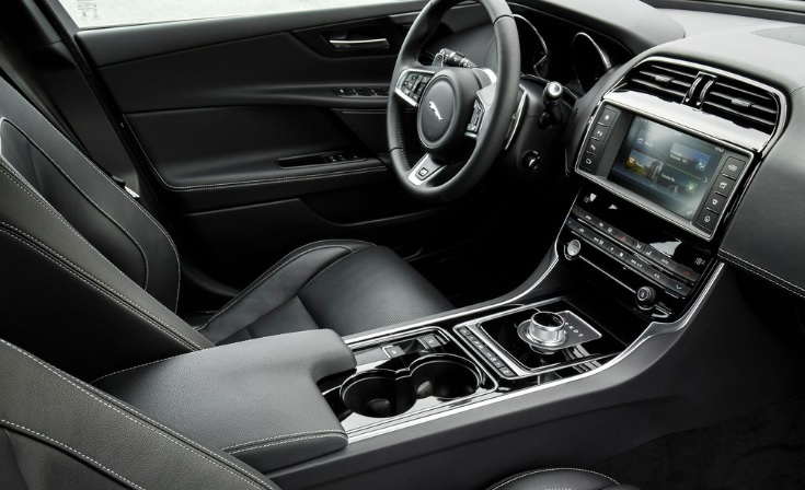 2019 Jaguar XE Sedan 2.0 (180 HP) D Manuel Özellikleri - arabavs.com