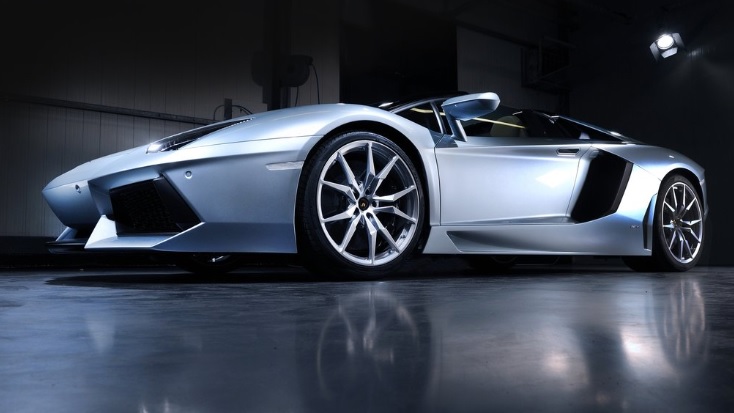 2014 Lamborghini Aventador 6.5 V12 LP Karşılaştırması