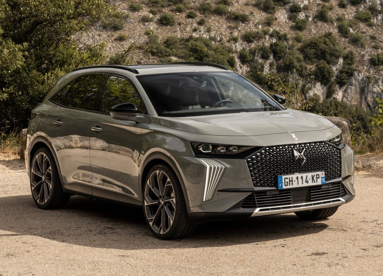 2025 DS DS 7 SUV 1.5 BlueHDi (130 HP) Etoile Otomatik Özellikleri - arabavs.com