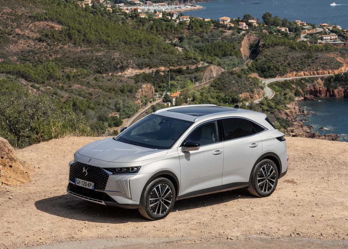 2025 DS DS 7 SUV 1.5 BlueHDi (130 HP) Etoile Otomatik Özellikleri - arabavs.com